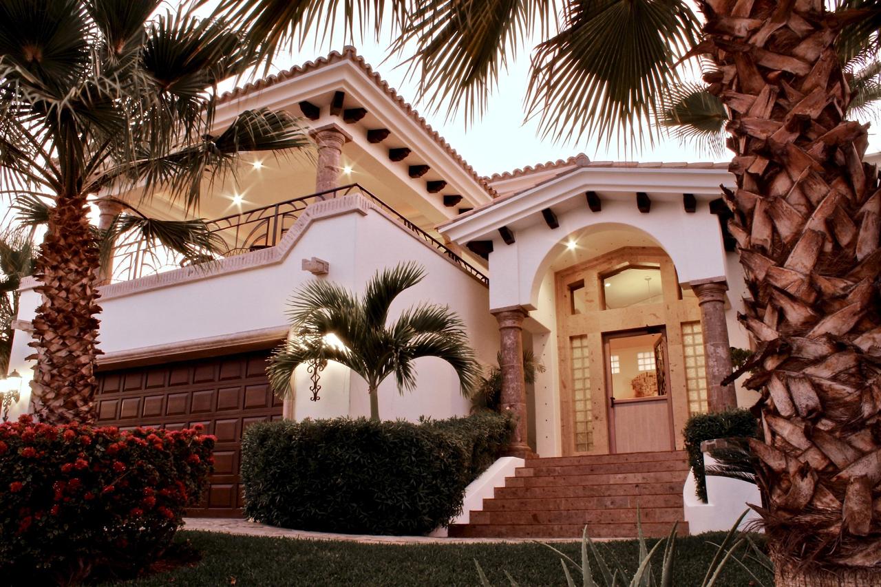 Villa de lujo en Los Cabos al atardecer