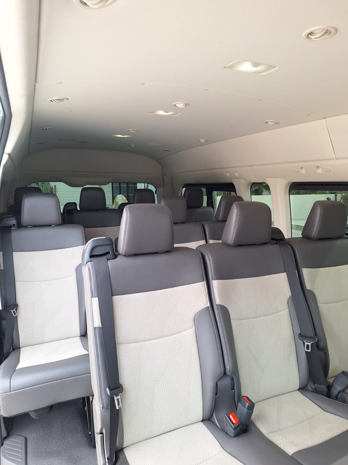 Hiace asientos interior